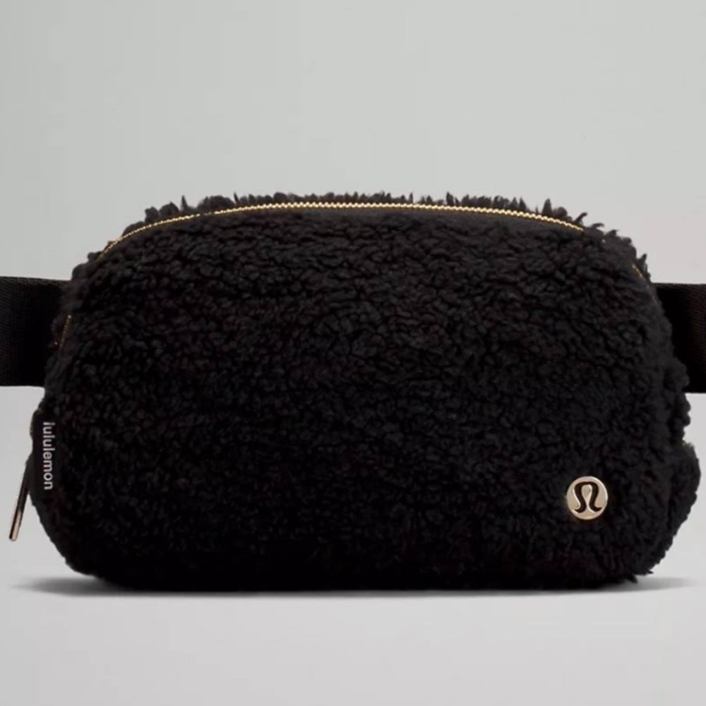 Lululemon Sherpa Belt Bag